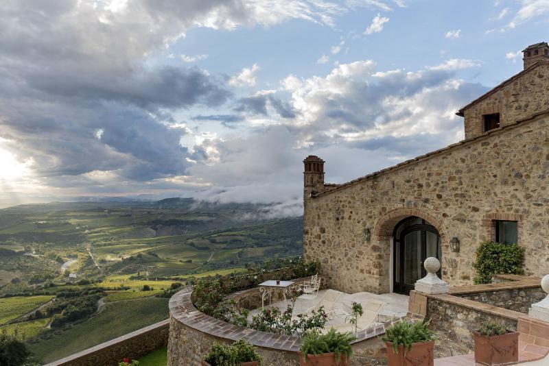 Castello Di Velona, Resort Thermal Spa & Winery Montalcino Luaran gambar