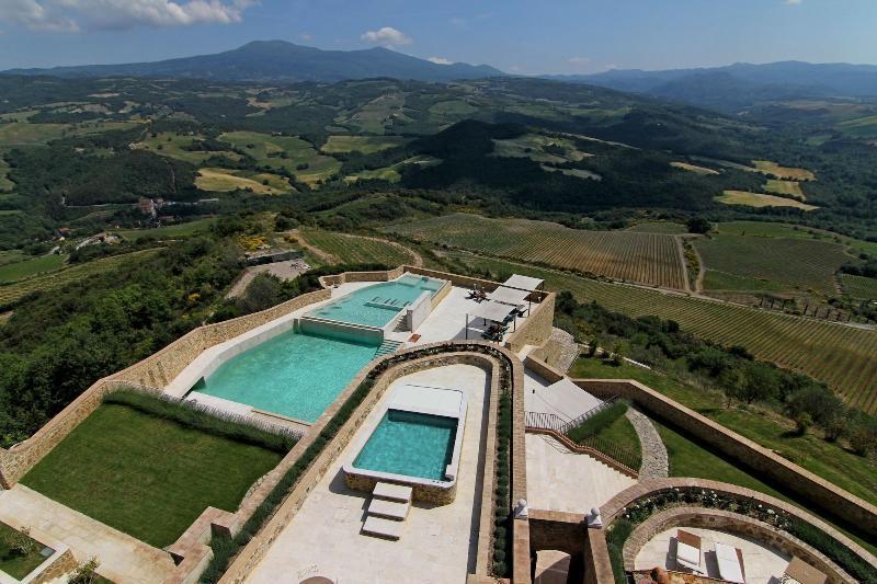 Castello Di Velona, Resort Thermal Spa & Winery Montalcino Luaran gambar