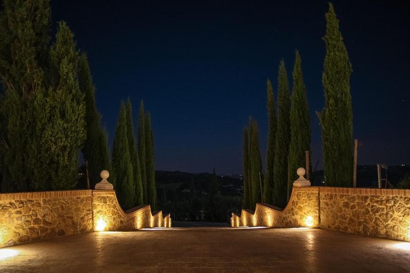 Castello Di Velona, Resort Thermal Spa & Winery Montalcino Luaran gambar